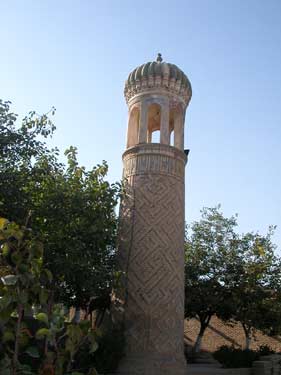 Samarkand: Gur Emir. The functioning mosque