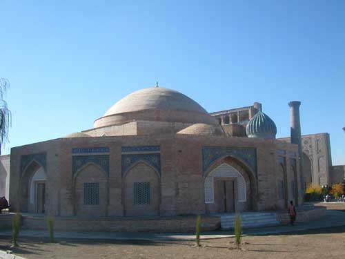 Ensemble of Registan. The ancient trading dome Chorsu